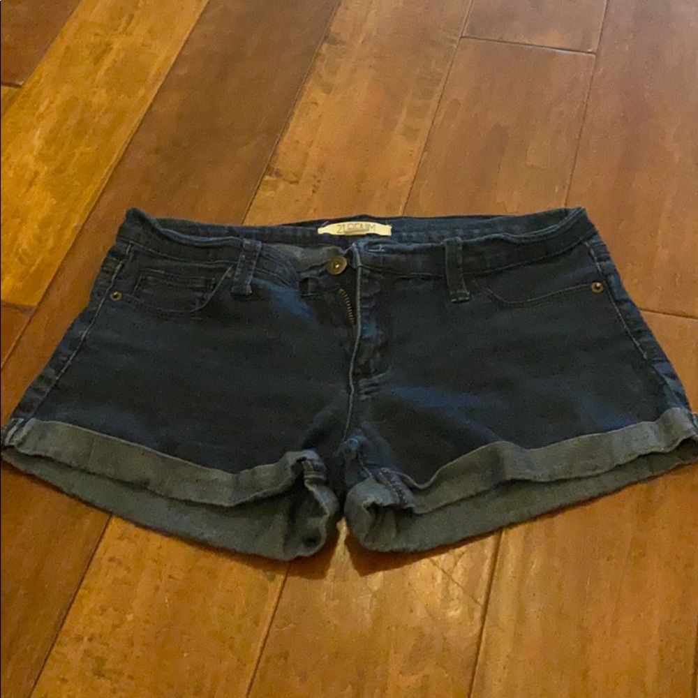 Low waisted short shorts